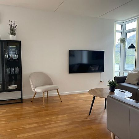 Unique Sea & Landscape View And Spacious Apartment Klaksvík Extérieur photo