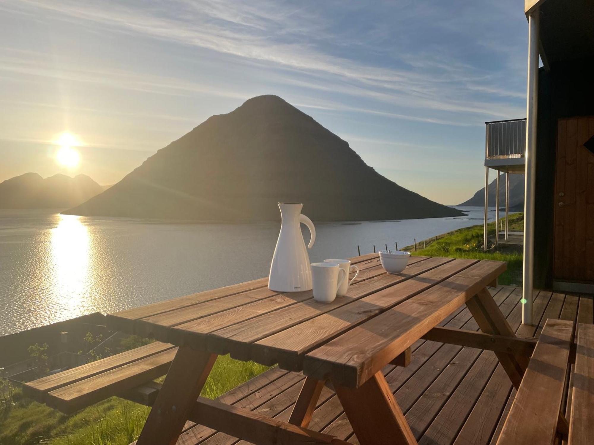 Unique Sea & Landscape View And Spacious Apartment Klaksvík Extérieur photo