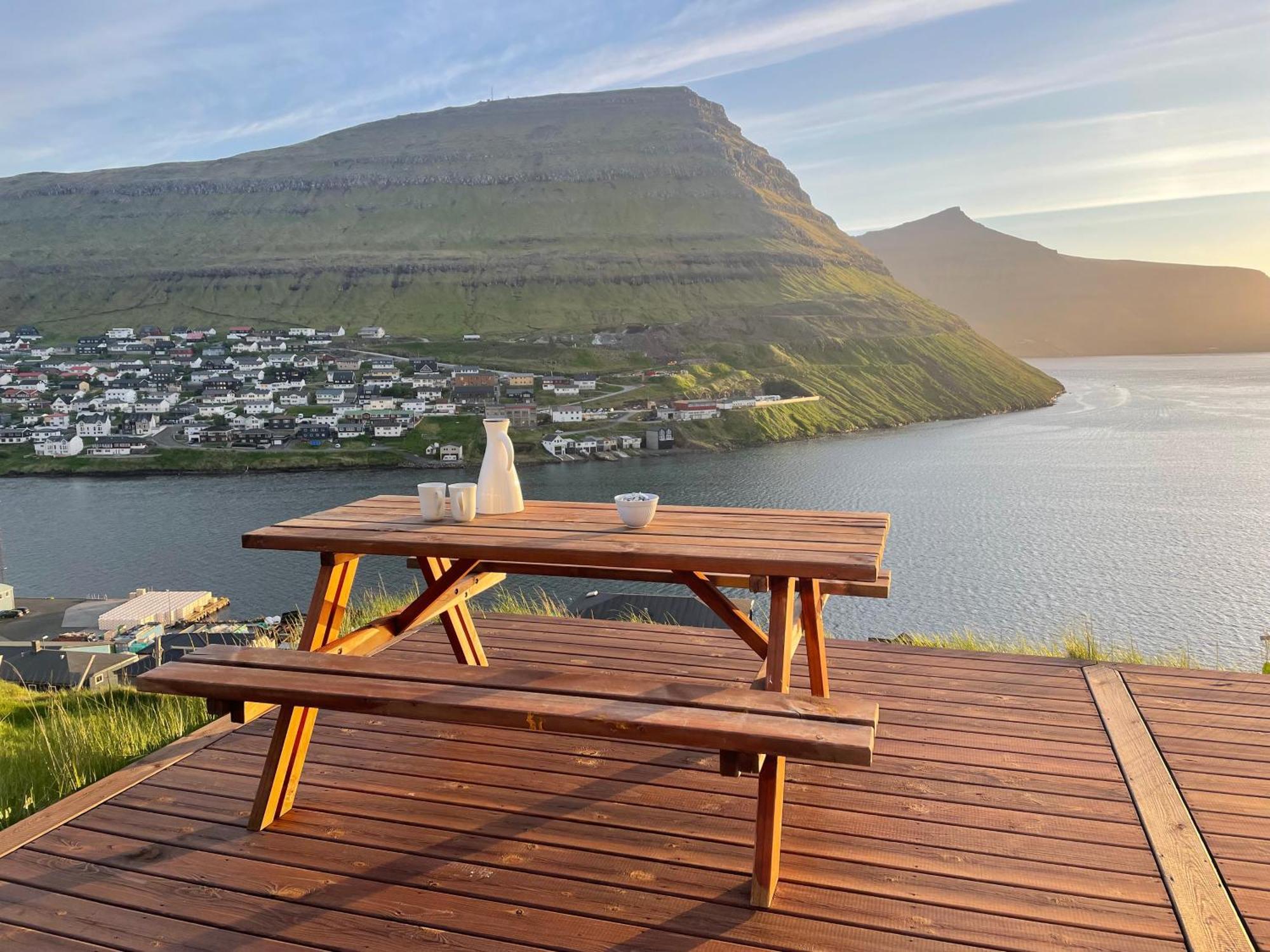 Unique Sea & Landscape View And Spacious Apartment Klaksvík Extérieur photo