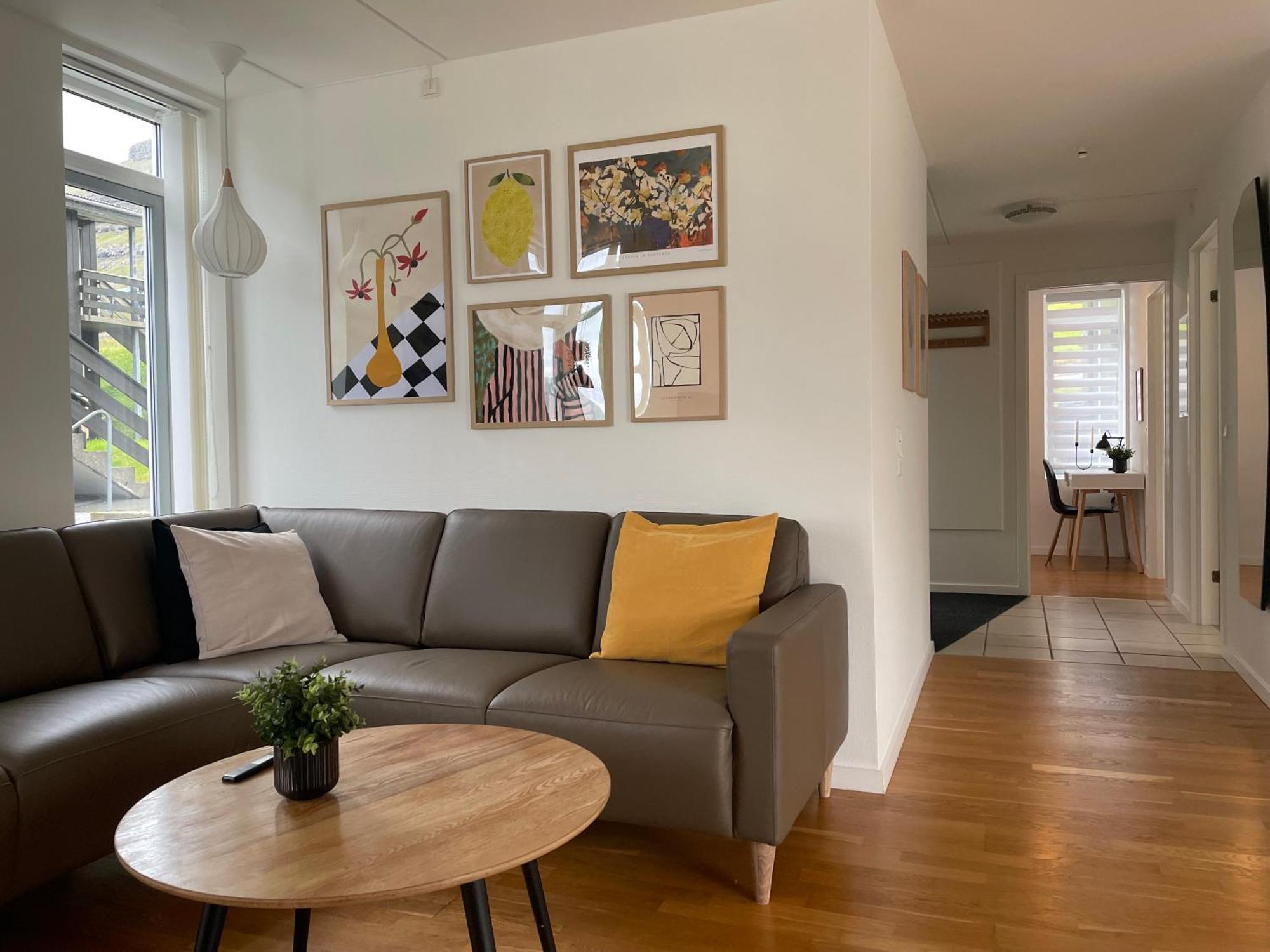 Unique Sea & Landscape View And Spacious Apartment Klaksvík Extérieur photo