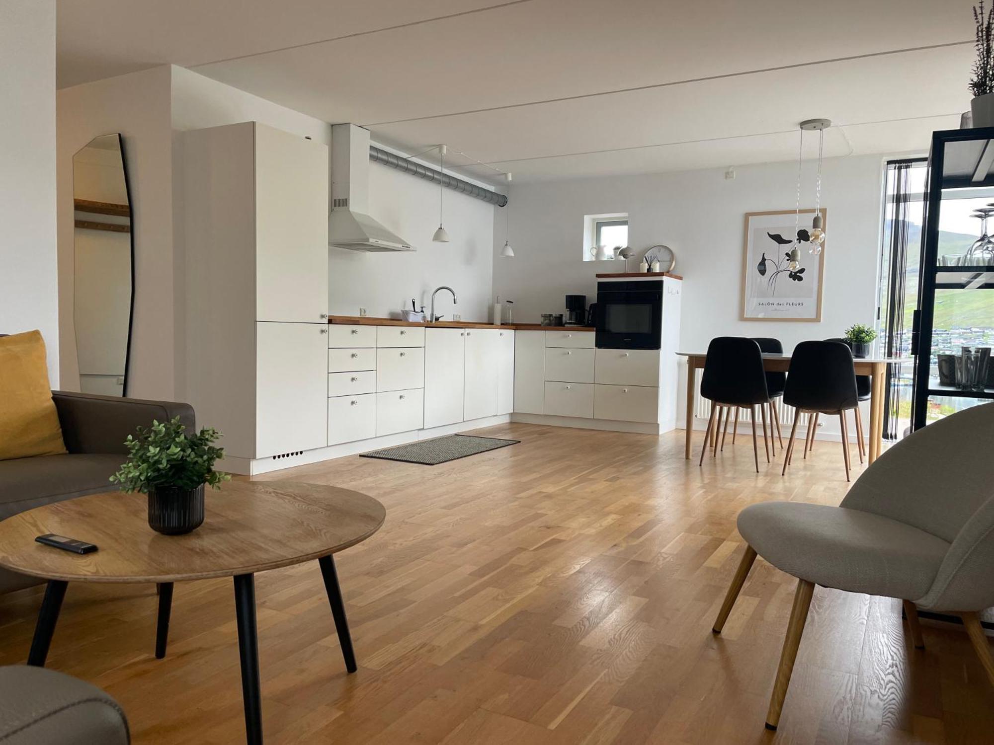Unique Sea & Landscape View And Spacious Apartment Klaksvík Extérieur photo